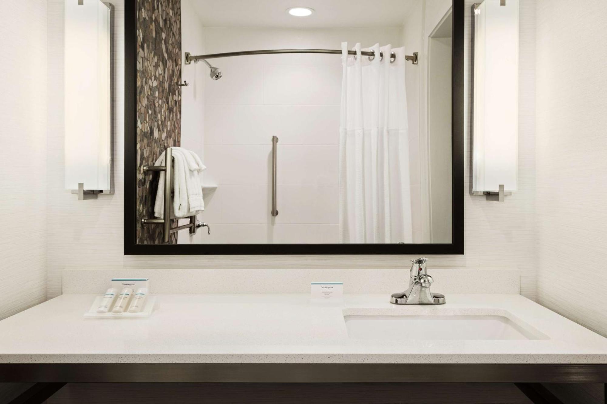 Hilton Garden Inn Charlotte Southpark Ngoại thất bức ảnh